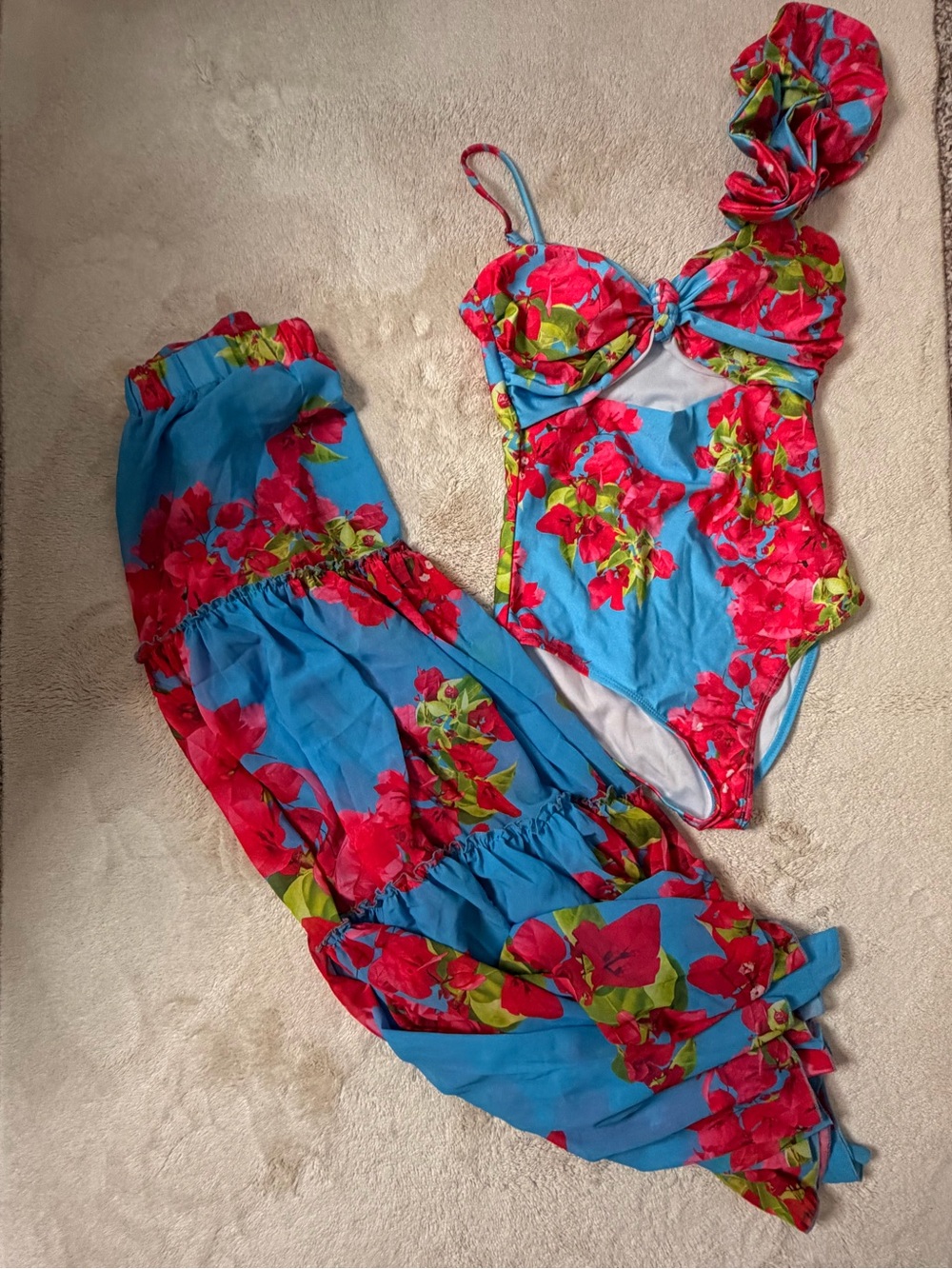 ‼️Floral One-Shoulder Blue and fuchsia Swim Bodysuit with Matching Cover-Up‼️⚠️